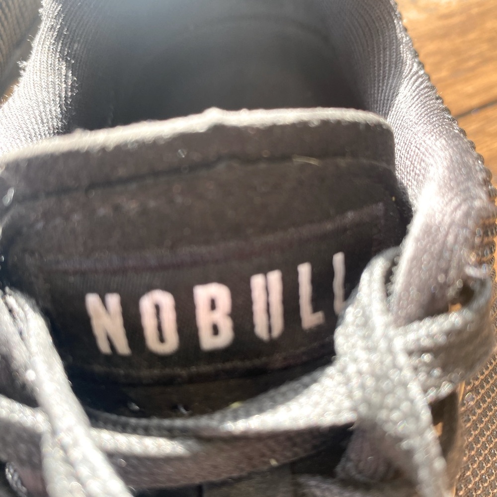 Nobull woman”s size 6 sneaker.